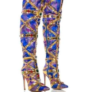 AZALEA WANG "THE HIGH STEPPER BRIGADE" Talla: 13 BOTA EMBELLECIDA BARROCA Azul - Imagen 1 de 6
