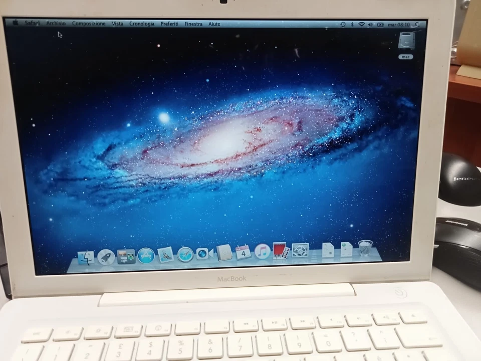 MacBook apple a1181 2007 intel core duo ram 4 gb ddr2 mac os x bianco laptop - Immagine 1 di 4