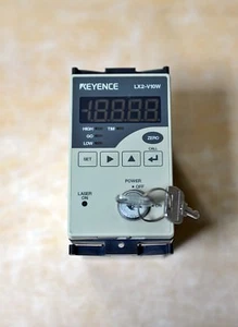 Keyence Displacement controller LX2-V10W - Picture 1 of 3