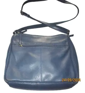 VALENTI LARGE LEATHER CROSS BODY BAG NAVY - RRP$189.00 - LIKE NEW - Picture 1 of 6