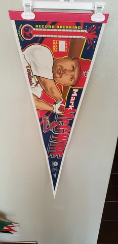ST LOUIS CARDINALS MARK MCGWIRE VINTAGE FELT PENNANT WITH HOLDER 9/25/21 Cover