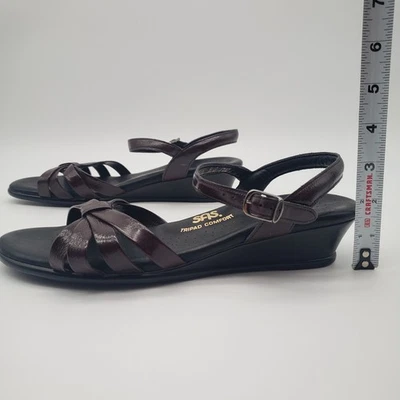 Sandalias SAS Tri Comfort a rayas con correa de cuarto borgoña para mujer tacón de 9 cuñas nuevas sin caja Foto 1 de 4