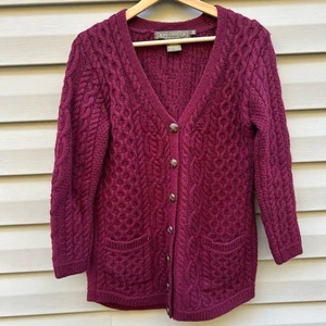 Maglione cardigan bordeaux Inis Crafts taglia M Aran lana irlandese maglia grossa - Foto 1 di 8