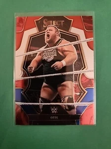 2023 Panini Select WWE Premier Level rot und blau Einzelhandel #199 Otis - Bild 1 von 2