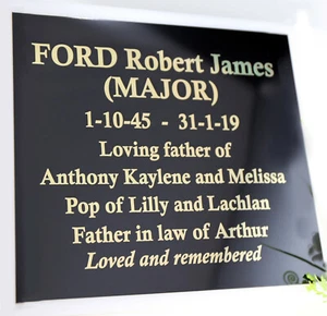 LASER ENGRAVED GLOSS METAL BRASS BLACK GOLD MEMORIAL PLAQUE 100MM x 100MM SQUARE - Picture 1 of 3