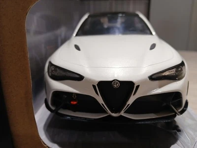 ALFA ROMEO GIULIA GTA - WHITE TROPHY - 2022 Ref : S1806903 / 1:18 SOLIDO - Immagine 1 di 4