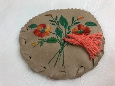 BEAUTIFUL VINTAGE POWDER COMPACT POUCH WITH ORANGE EMBROIDERED FLOWERS - image 1 of 4