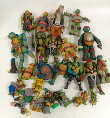 Teenage Mutant Ninja Turtles Action Figures TMNT Bundle Mixed Sizes Makers - Image 1 of 4
