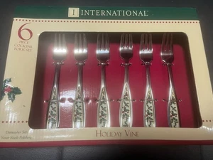 6 Piece International HOLIDAY VINE Holly Berry Stainless Flatware Cocktail Forks - Picture 1 of 9