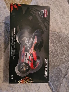 Minichamps Rossi Ducati Ltd 3212 Pcs 2011 - Picture 1 of 6