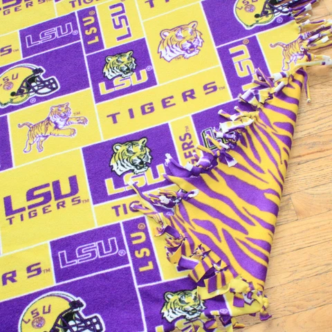 EXCELLENT LSU FIGHTING TIGERS SOFT FLEECE PURPLE & GOLD THROW BLANKET~ 54" x 54" Cover