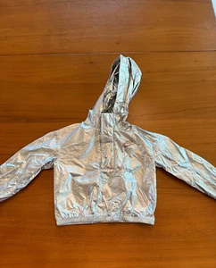 Nike Pullover Hoodie Boys Girls Silver Space Jacket Size 4 - Picture 1 of 4