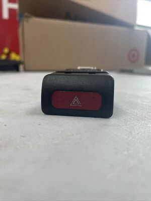 Nissan Sentra 1995-1999 botón de luz de peligro usado Foto 1 de 4