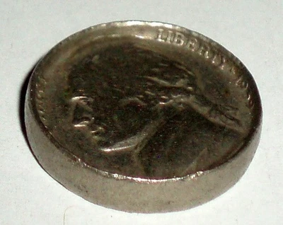 1939 ANTIQUE US JEFFERSON NICKLE MINT ERROR VERY HEAVY DOUBLE RIMMED MISSTRIKE - Image 1 of 4