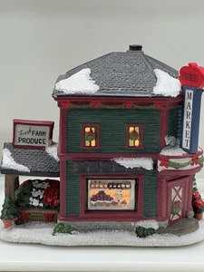 St. Nicholas Square Christmas Village Farmer's Market 2015 Illuminated - Picture 1 of 23