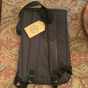 Chipotle Rucksack Roll/Fold Top Laptopfach Reißverschluss Neu mit Etikett schwarz/dunkelgrau, NEU - Bild 1 von 6