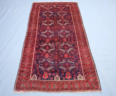 Alfombra de lana Baluchi tribal audaz 3x6 - Alfombra vintage afgana con motivo geométrico rojo intenso. Foto 1 de 4