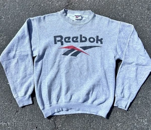 Sudadera De Colección Para Hombres Reebok Cuello Redondo Gris Medio Deletrear Años 90 EE. UU. Música Rap - Imagen 1 de 7