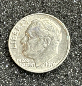 1976 Roosevelt Dime No Mint Mark - Picture 1 of 7