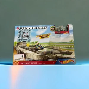 Hot Wheels Mario Kart Thwomp Ruins Track Set with Luigi Die-Cast Character New - Picture 1 of 4