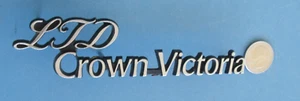 FORD LTD CROWN VICTORIA EMBLEM FOMOCO OEM METAL SAIL PANEL 80-87 E0AB-545039 - Imagen 1 de 6