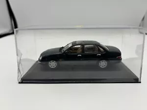 Minichamps Paul's Model Art Ford Scorpio berlina verde scala 1:43 con scatola auto - Foto 1 di 12
