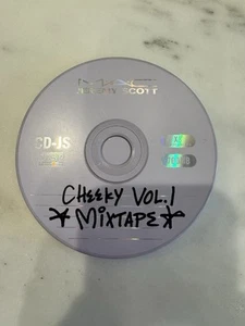 Prise téléphone Jeremy Scott MAC ÉDITION LIMITÉE CD-JS scellée Cheeky Vol. 1 Mixtape - Photo 1 sur 3