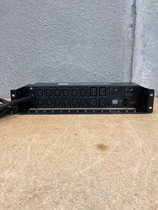 APC - AP7811B - Rack PDU - Metered - 2U (W/ Rack Ears) - Afbeelding 1 van 4