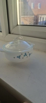 Vintage Pyrex Casserole Dish With Lid – Blue Starburst  – Frosted Glass Ovenware - Image 1 of 4