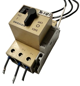 Siemens 3VE3000-2LA00 Motor Protector Circuit Breaker 3‑Pole 0.63-10 A - Picture 1 of 2
