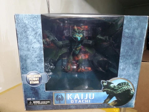 NECA Toys Pacific Rim Kaiju Otachi Action Figure  NEW RARE Cover
