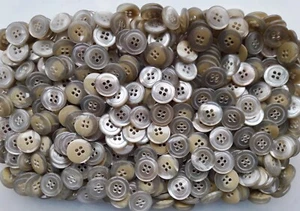 15mm 24L Beige Grey Light Brown Swirl 4 Hole Pearlescent Craft Buttons (K89) - Picture 1 of 1