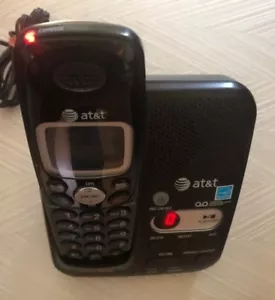 AT&T EL52419 DECT 6.0 cordless Phone W/Main Phone and Base & 3 Other Handsets - Picture 1 of 4