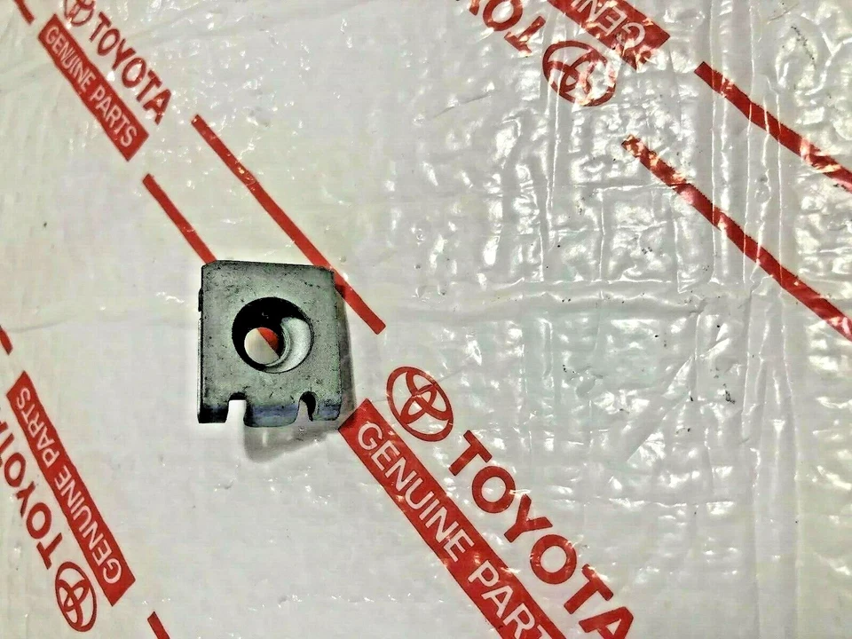 *NUEVO SOPORTE PARA PLACA DE MATRÍCULA TOYOTA LENGÜETA METÁLICA TORNILLO TUERCA SOPORTE SUPRA CELICA PREVIA Foto 1 de 4