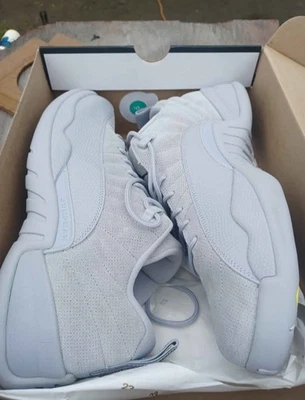 Air Jordan 12 Retro Bajo Foto 1 de 4