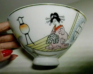 Rice Bowl Seated Geisha-Hand Painted Small Footed Antique signed "Japan" in Red - Picture 1 of 5