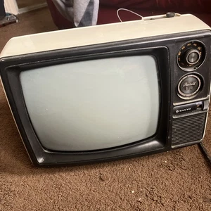 Sanyo 12-T232  Portable Black & White CRT TV Retro Gaming Screen Vintage Prop  - Picture 1 of 10