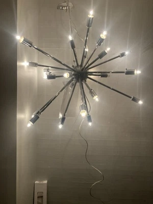 Lámpara de techo Sputnik con acabado cromado de diseño de mediados de siglo Foto 1 de 4