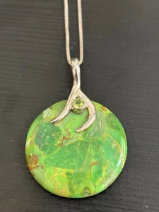 LIME GREEN TURQUOISE PENDANT WITH PERIDOT ON 22" 925 STERLING BOX CHAIN ITALY - Picture 1 of 9