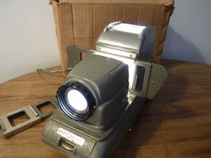 PROYECTOR ROUSSEL INUX ZECLAIR VINTAGE DE ALTA CALIDAD, FUNCIONA MUY BIEN CON CAJA ETC - Imagen 1 de 10