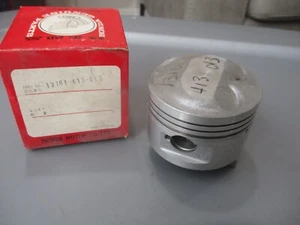 NOS Honda OEM Piston STD 1979 CM400 1978-1979 CB400 Hawk I II 13101-413-013 - Picture 1 of 3