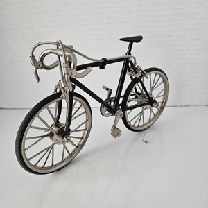 Racing Road Bike Bicycle Model Toys Miniature 1:10 Scale Diecast Metal Mytek - Picture 1 of 7