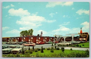 Indianapolis, IN Postcard - Vintage Holiday Inn with Classic Cars - Picture 1 of 2