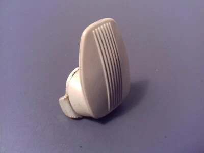 VW Classic Beetle 1960-1967 Coat Hanger Hook Assist Volkswagen OEM #113857635A 2 - Imagem 1 de 4