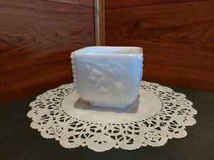 VINTAGE WESTMORELAND MILK GLASS SUGAR BOWL (NO LID) GRAPE MOTIF BEADED EDGE - Picture 1 of 12