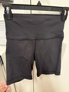 Lululemon Wander Train Shorts 6 - Picture 1 of 3