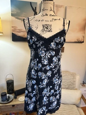 Women’s Nighty - Image 1 of 2