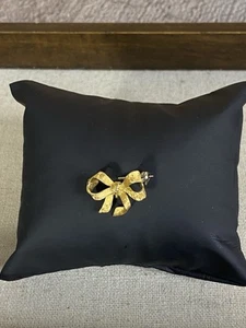 Vintage 18K Yellow Gold Italy Watch Etched Bow Brooch 2.45 Grams Dainty Sweet - Picture 1 of 9