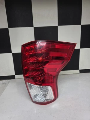 Luz trasera derecha Lexus GX460 2016 2017 2018 2019 2020 2021 2022 usada OEM Foto 1 de 4