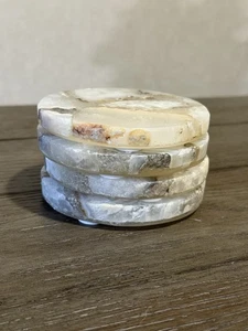 Juego de 4 posavasos redondos de piedra salada ágata Umbral por objetivo Off-White 2022 - Imagen 1 de 10